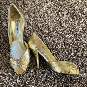 Steve Madden Gold Destiny Heel size 8